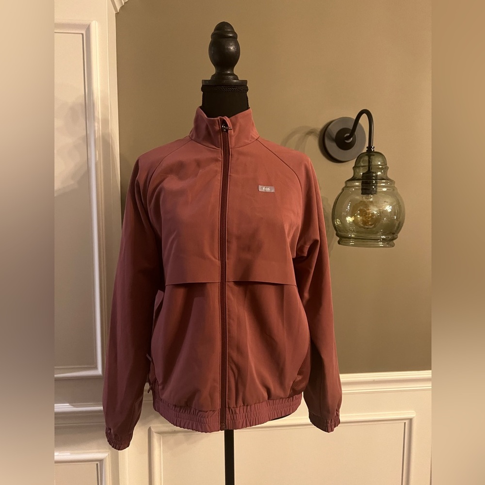 Figs Mineral Mauve Sydney Scrub jacket size M